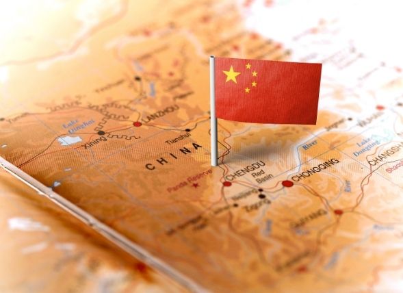 Mapa y bandera de China como país de origen de frutos secos y materiales reciclados